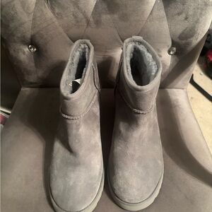UGG Gray wedge Suede Boots with Cozy Lining